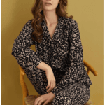 Γυναικεία Βελούδινη Μαύρο Leopar Πιτζάμα