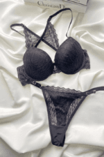 Αισθησιακό σετ με δαντέλα και μπροστινό κούμπωμα