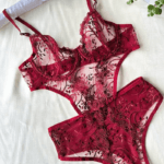 Σέξι Κορμάκι Δαντέλας με Λουλούδια σε Κόκκινη Απόχρωση