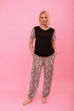 🖤 Γυναικεία Πιτζάμα με Μανίκια & Παντελόνι σε Snake Print – Μαύρο & Nude | Happy Family